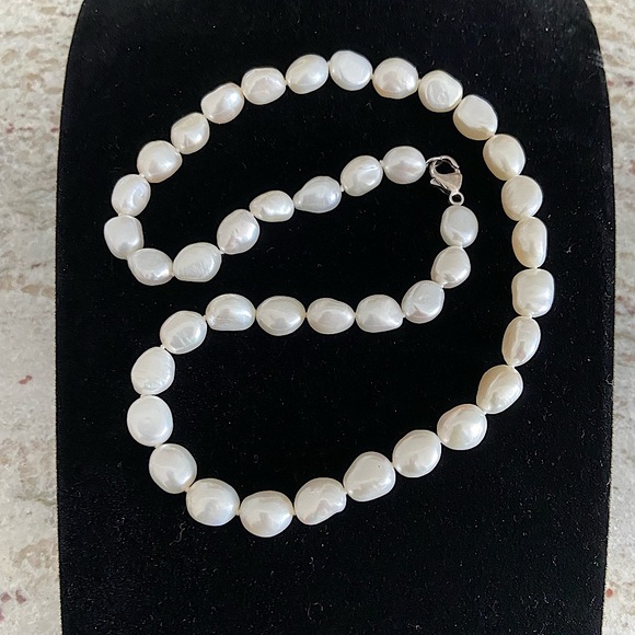 Lustrous Honora freshwater pearl necklace - Picture 1 of 4